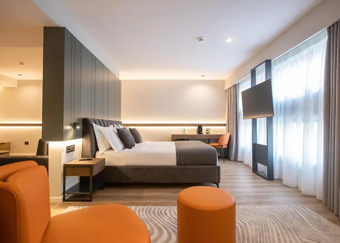 Elisa Tirana, Affiliated By Meliá