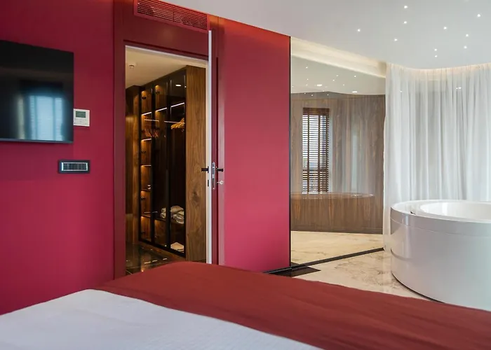 Elisa Tirana, Affiliated By Meliá Hotel 4*