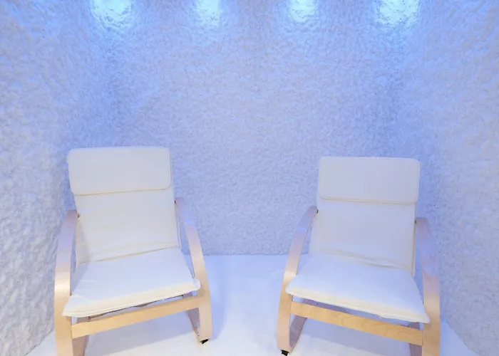 Elisa Tirana, Affiliated By Meliá