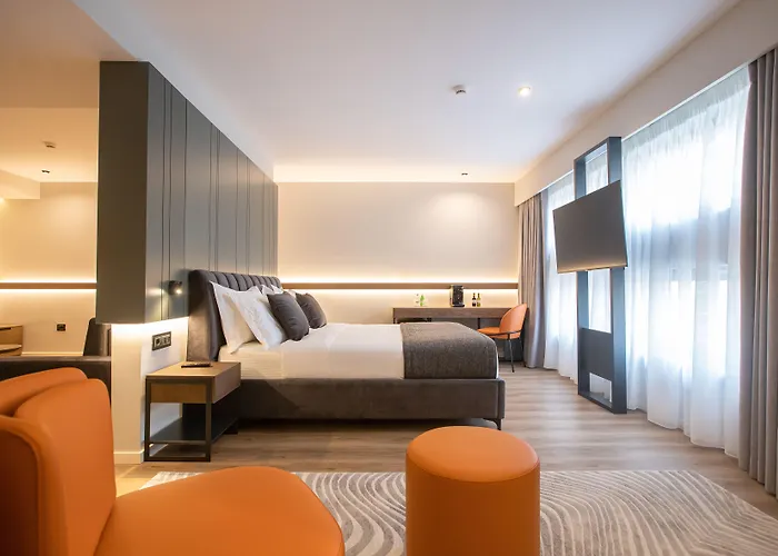 Elisa Tirana, Affiliated By Meliá