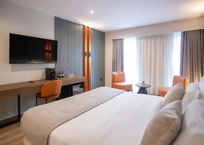 Hotel Elisa Tirana, Affiliated By Meliá 4*