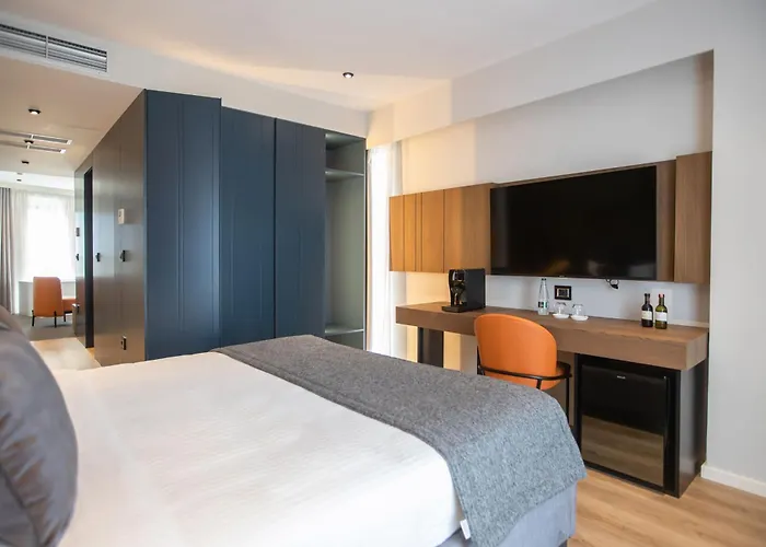 Hotel Elisa Tirana, Affiliated By Meliá 4*