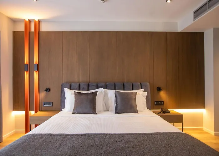 Elisa Tirana, Affiliated By Meliá Tirana