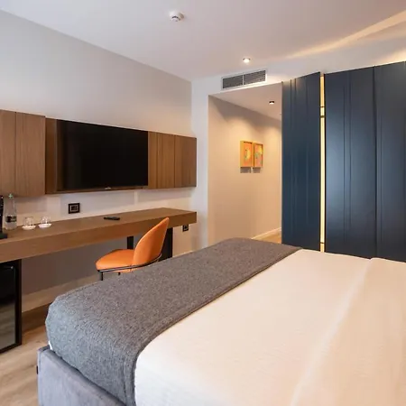 Elisa Tirana, Affiliated By Meliá Tirana