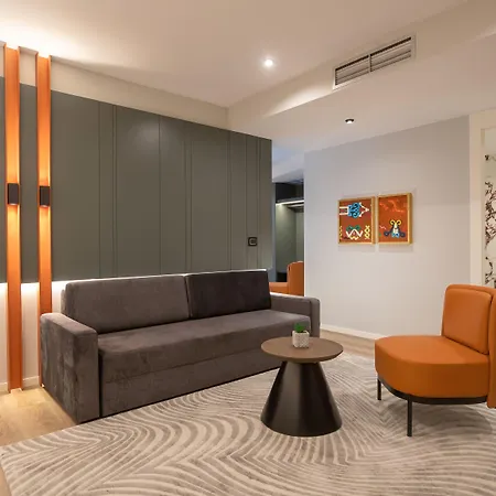 Elisa Tirana, Affiliated By Melia מלון