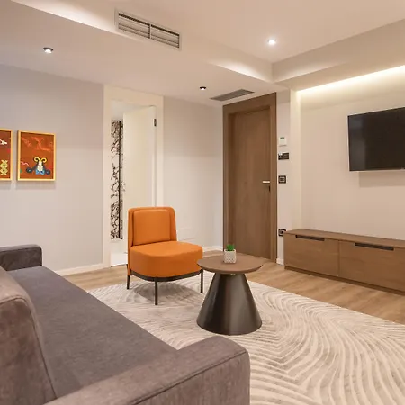 Elisa Tirana, Affiliated By Melia מלון 4*