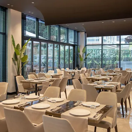 Elisa Tirana, Affiliated By Meliá 4*