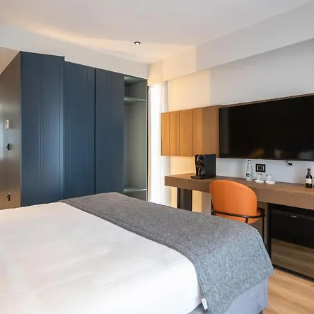 Elisa Tirana, Affiliated By Meliá Tirana
