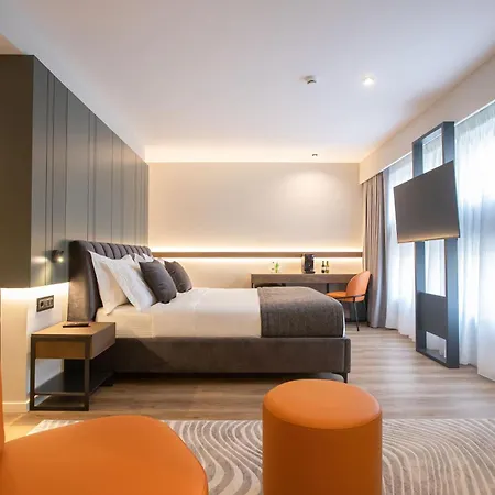Elisa Tirana, Affiliated By Meliá Tirana