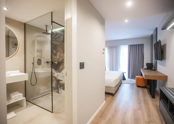 Elisa Tirana, Affiliated By Melia Hotel 4*